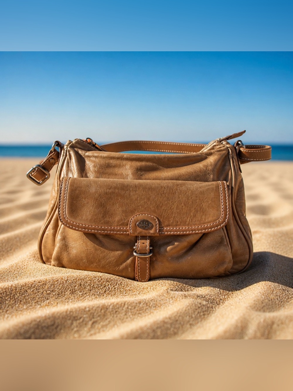 Casual Leather Shoulder Bag in Tan